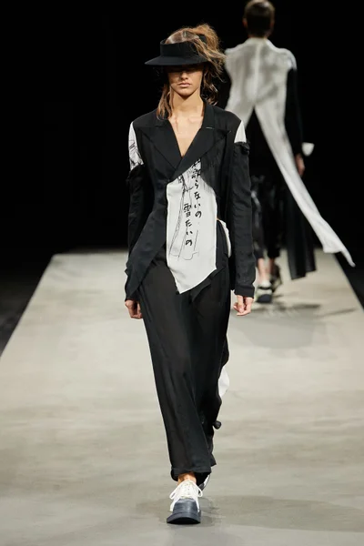 Look 14